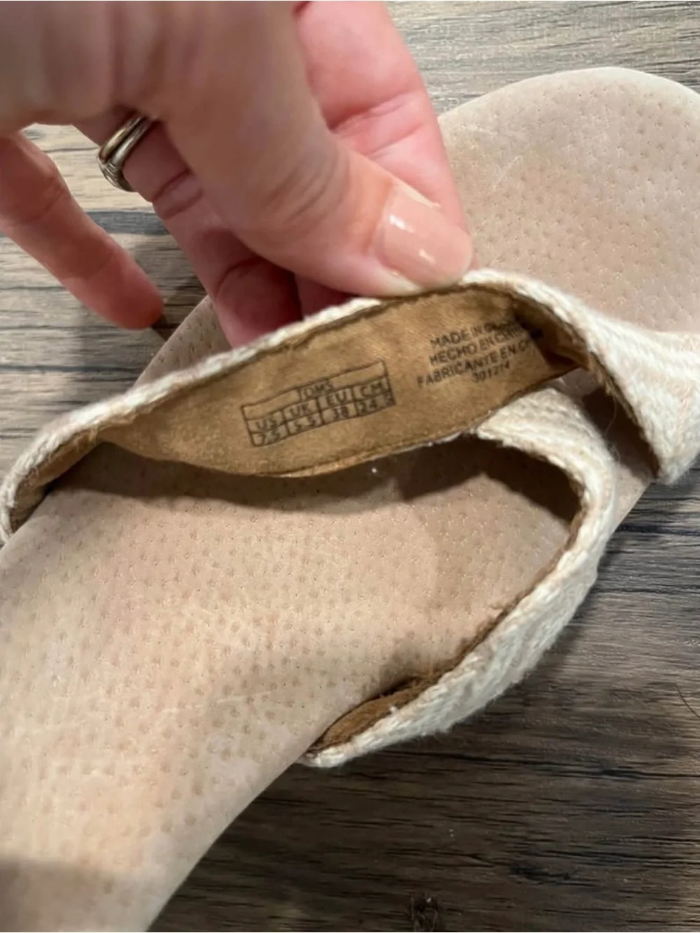 TOMS Cork Wedge Heels Cream Beige Strappy Cross Boho Sandals Women’s 7.5